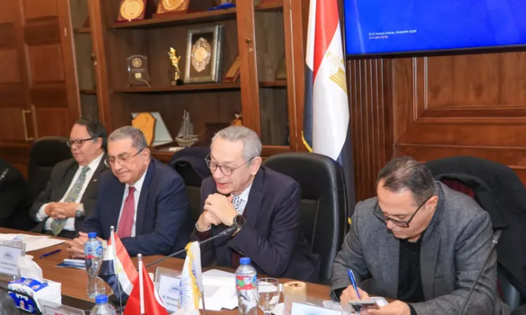 «استكشاف آفاق جديدة للتعاون» رجال أعمال الإسكندرية والملحق التجاري التركي في مناقشات مثمرة