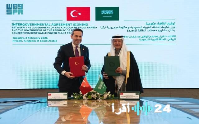 السعودية وتركيا تبرمان اتفاقاً استثمارياً بقيمة ملياري دولار لمشاريع الطاقة الشمسية الكبرى