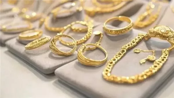 آخر تطورات سعر الذهب عيار 21 في الأسواق يوم الجمعة 6 فبراير 2026
