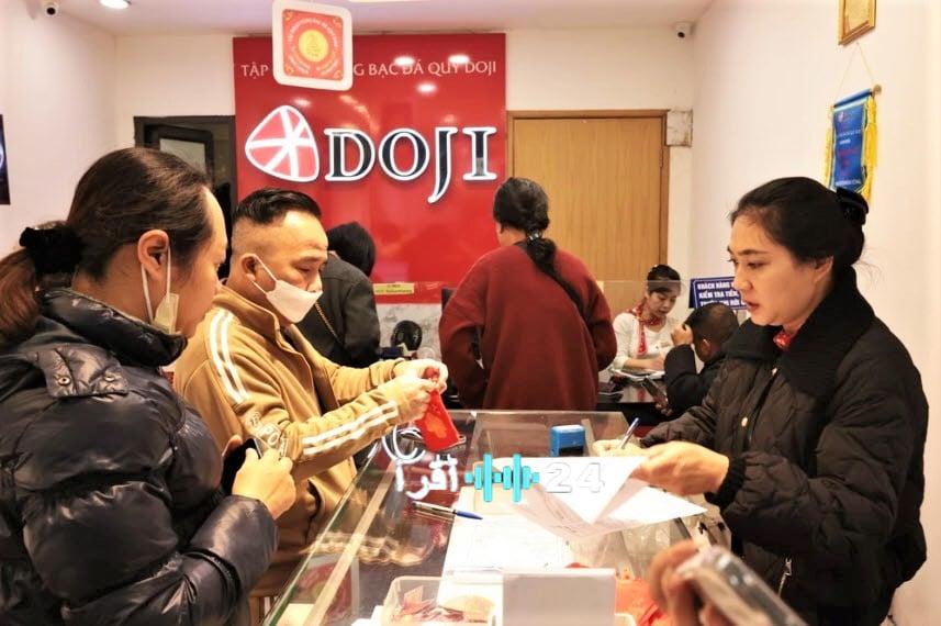 خبراء يحذرون من مخاطر الاستثمار في “الذهب الورقي” بسبب تقلبات أسعار الذهب السريعة وغير المتوقعة