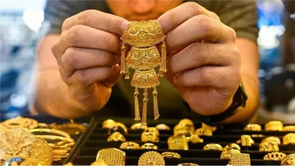 أسعار الذهب في مصر اليوم الاثنين 9 فبراير 2026 لحظة بلحظة