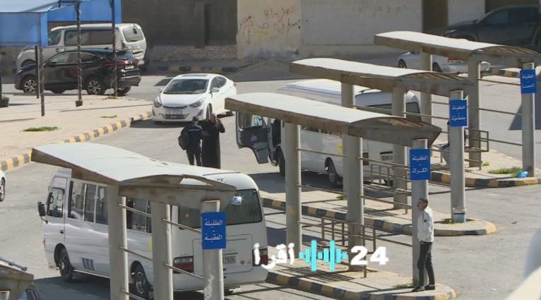 انتهاء أزمة انتظار حافلات الطفيلة–عمّان بجدولة ترددات جديدة مطلع 2026
