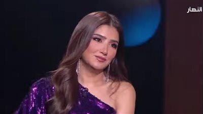 مي عمر تكشف دوافع مروجي الحملات الإلكترونية المزيفة وتصفهم بالناقصين الذين يكملون أنفسهم بأذية الغير