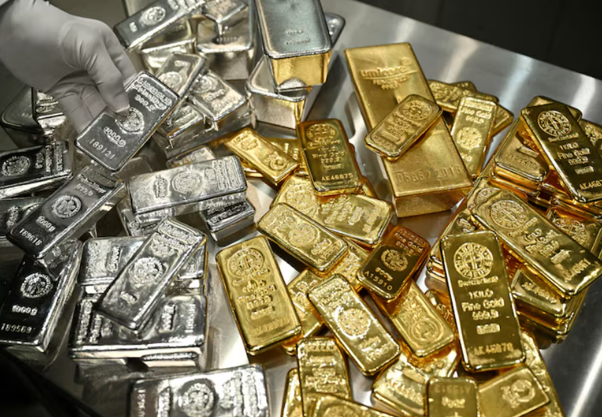 «توقعات بتحليق أسعار الذهب إلى 6000 دولار والفضة تواجه صعوبات في تحقيق المكاسب»
