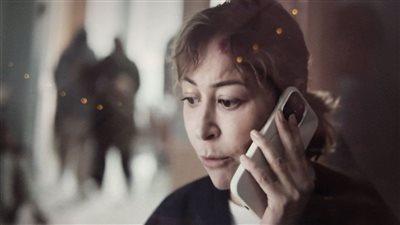 وفاة صادمة تهز صحاب الأرض الحلقة 4 ومنة شلبي تكتم الحقيقة