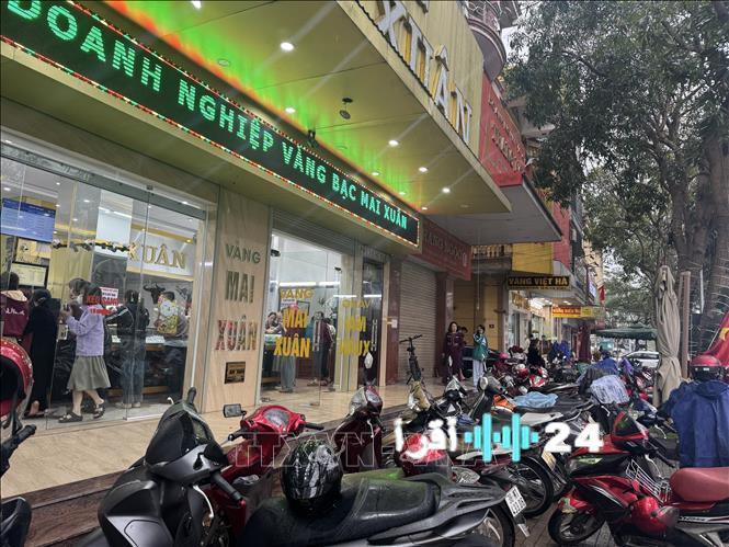 سوق الذهب يشهد انتعاشاً ملحوظاً قبل يوم إله الثروة مع توجه الكثير من العملاء نحو البيع