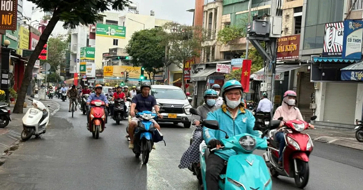 هطول أمطار غير موسمية في المنطقة الوسطى من مدينة هو تشي منه