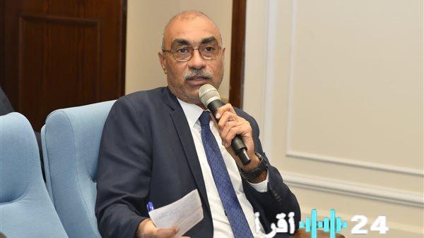 التوعية الرقمية بالمناهج ضرورة لحماية الأطفال من مخاطر الإنترنت