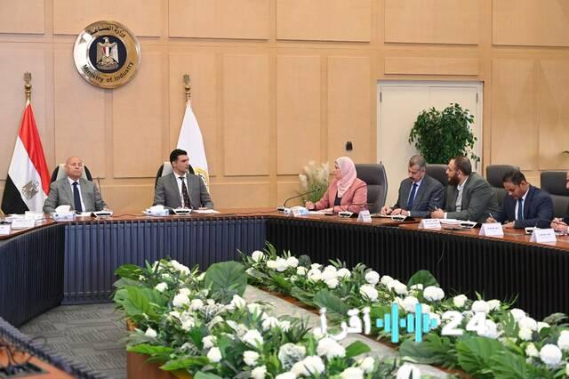 تدخل حكومي عاجل لتجاوز عقبات “شق الثعبان” وإنعاش صناعة الرخام والجرانيت