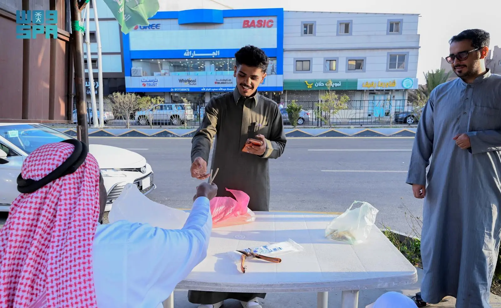 مبيعات السواك في الباحة تسجل ذروتها مع حلول الشهر الفضيل