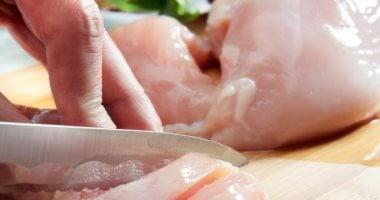 بيع الدواجن بسعر 90 جنيهاً عبر سيارات متنقلة في الإسكندرية: خريطة المواقع المتاحة