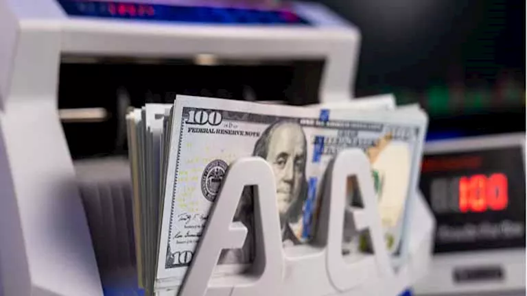 «مفاجأة السوق» قفزة حادة للدولار أمام الجنيه المصري في منتصف تداولات 17 فبراير 2026