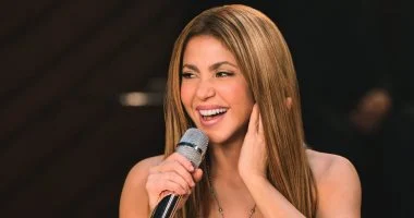 «صوت عربي يدهش الملايين» شاكيرا تدهش العالم بحديثها بالفصحى قبل حفلها الأسطوري بمصر 7 إبريل أقرأ 24 نيوز بالفيديو