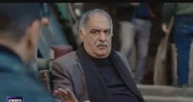 مناقشة العمل بين رشاد وصديقه والمعلم في الحلقة الأولى من مسلسل مناعة