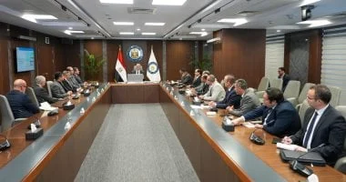 «آفاق إنتاجية جديدة» وزير النفط يقود استراتيجية تحديث تقنيات حفر الآبار بالشراكة مع كبريات الشركات العالمية لتعزيز الكفاءة ورفع معدلات الإنتاج