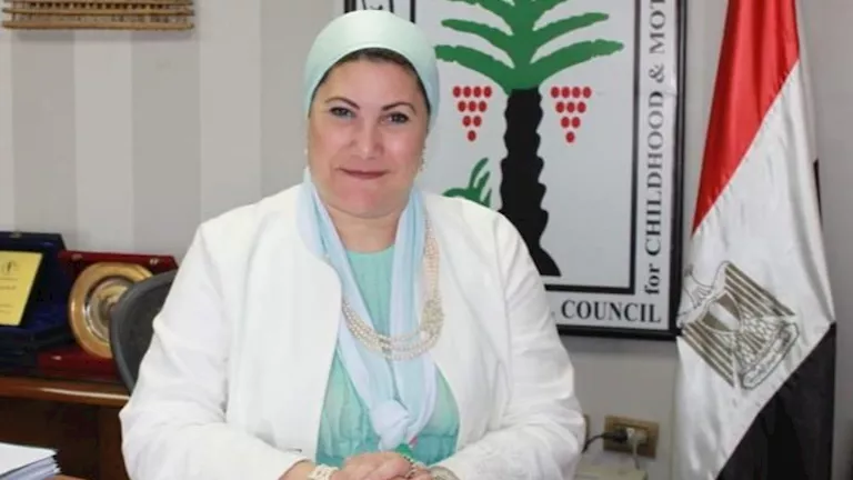 رئيس القومي للطفولة يدعو لفرض رقابة مشددة على هواتف الأطفال