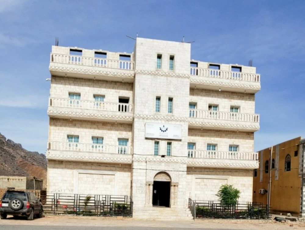 نائب العميد يؤكد لـ«عكاظ» أن تدخل المملكة أتاح فتح أبواب المعهد مجددًا