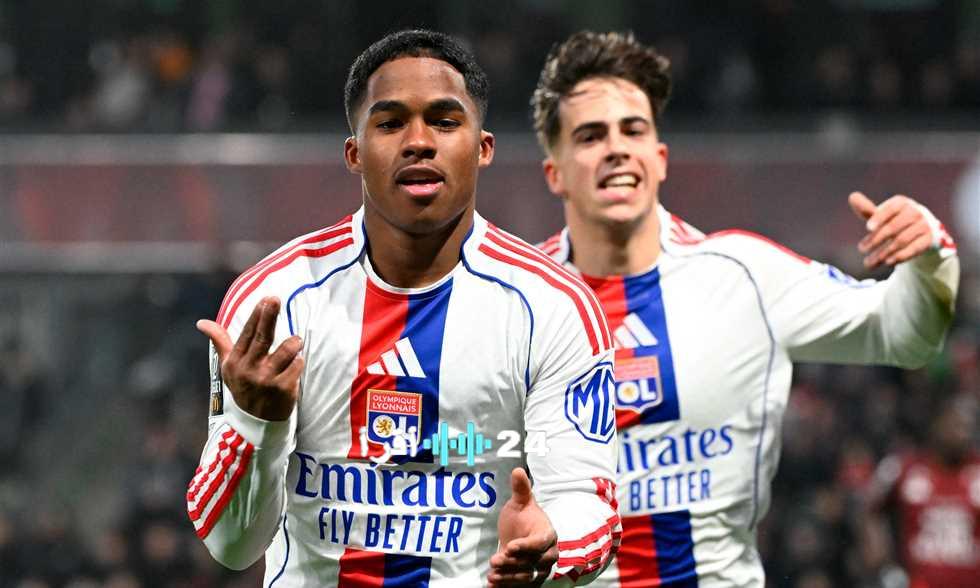 «مقارنة مُلهمة» إندريك يطمح للسير على خطى بنزيمة وتحقيق الألقاب مع ليون