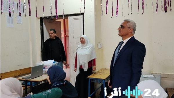 وكيل تعليم القاهرة يستعرض مستجدات العملية التعليمية بمدرسة تحيا مصر بنات الإعدادية