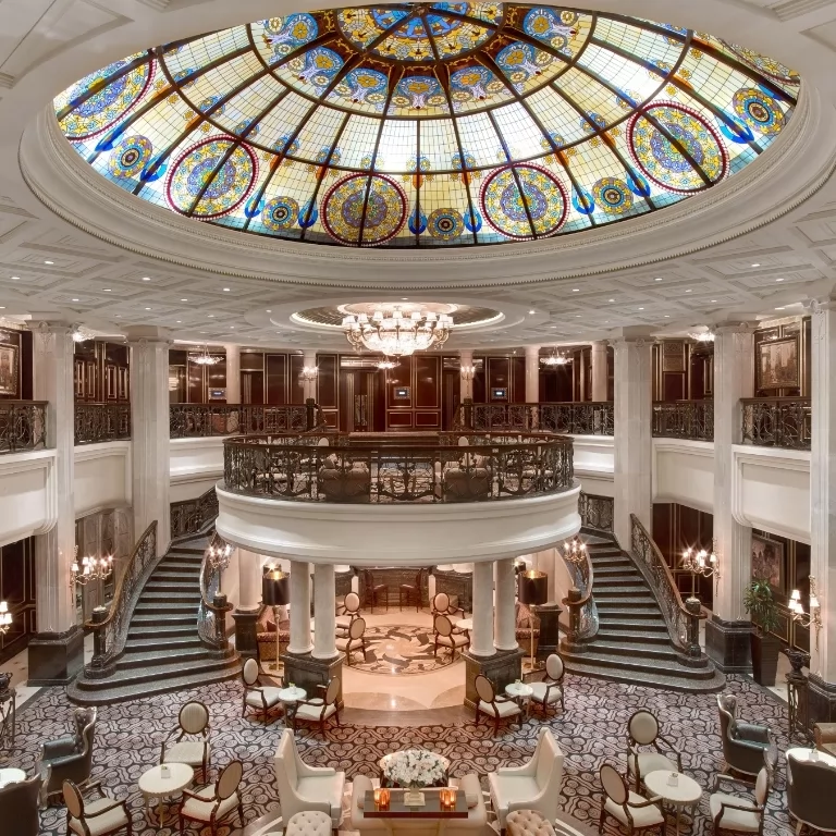 «تجربة لا مثيل لها». سانت ريجيس موسكو: حيث تلتقي الفخامة الخالدة بقلب العاصمة الروسية النابض بالحياة