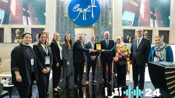 مصر تتوج بجائزة أفضل تصميم جناح بمعرض EMITT السياحي الدولي