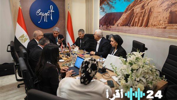 وزير السياحة يدفع لزيادة التدفق بعد 400 ألف زائر لقاءات مكثفة مع شركات الطيران التركية بـ EMITT