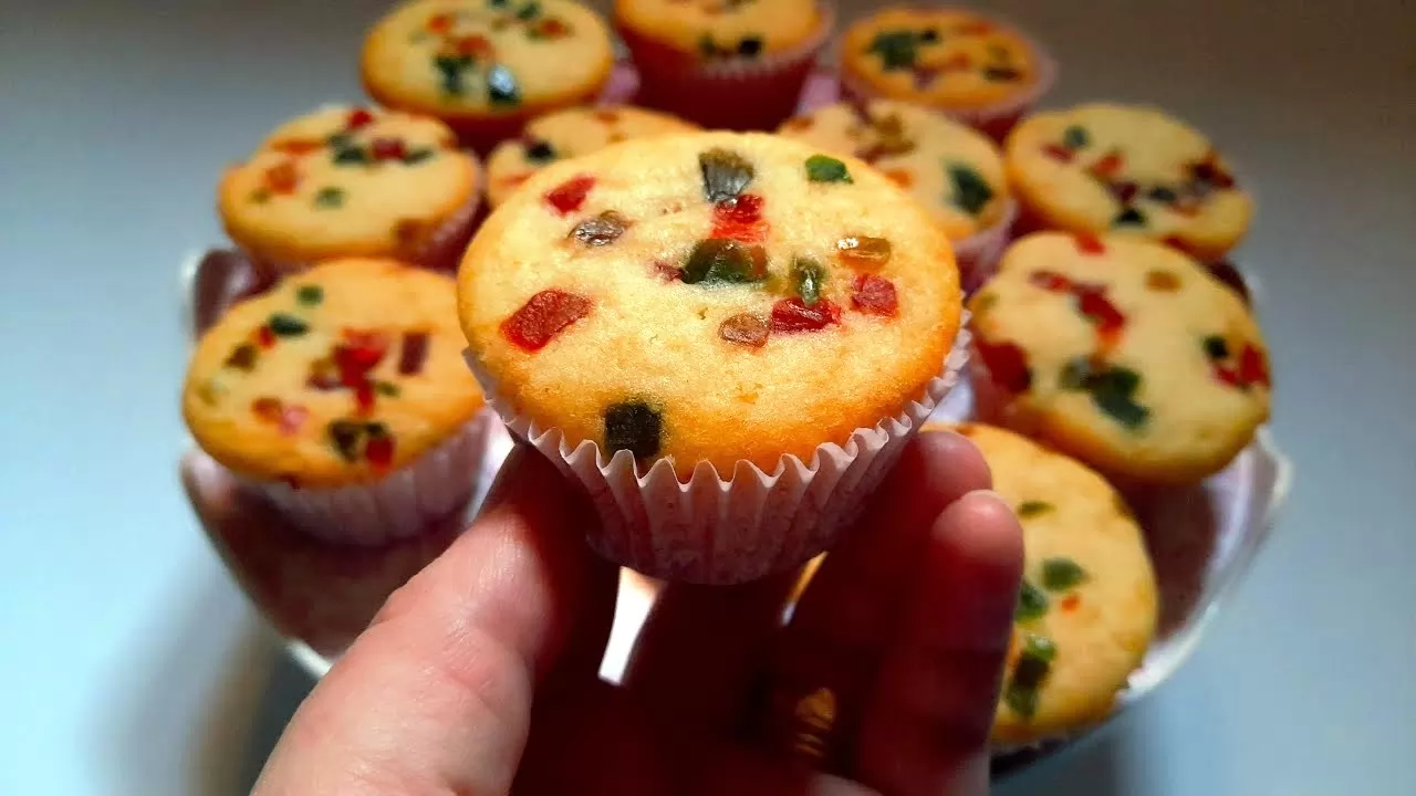 «أتقن فن الخبز بسهولة» إتقان كب كيك الفواكه: دليل شامل لتحضير حلوى شهية بخطوات احترافية مبسطة