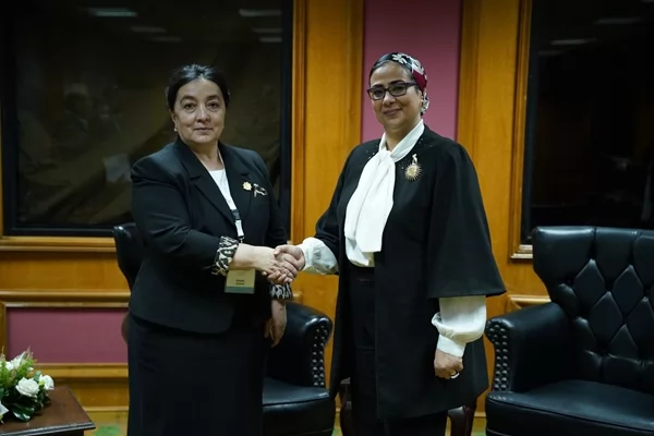 «دبلوماسية المرأة تقود التغيير» أمل عمار ونائبة رئيس وزراء أوزبكستان تستعرضان آفاق تعزيز تمكين المرأة