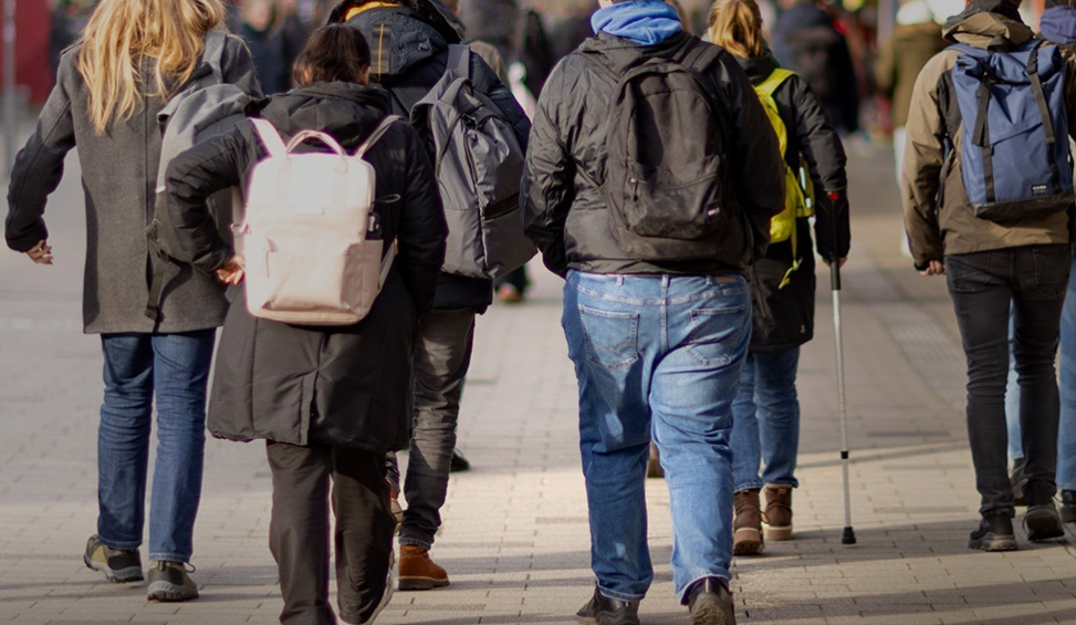 الطلاب غير مؤهلين للحصول على دخل المواطن في حالة عدم بدء الدراسة فعلياً