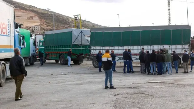 اتفاق مؤقت بين لبنان وسوريا لتنظيم حركة الشاحنات لمدة أسبوع