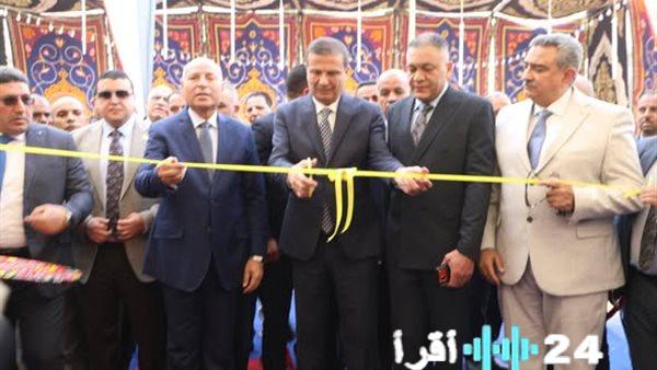 <p><strong>وزير الزراعة ومحافظ القاهرة يدشنان معرض باب الشعرية لتوفير السلع بأسعار مخفضة</strong></p>