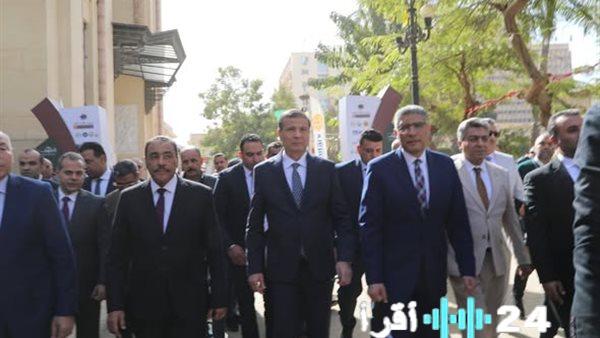 وزير الزراعة يتفقد فعاليات مهرجان القاهرة الدولي للتمور في دورته السادسة بالمتحف الزراعي
