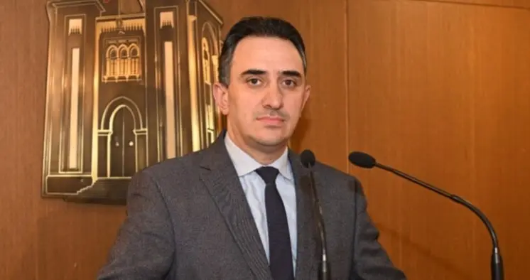 «الحقائق تُشوه، والآلام تُستثمر: الموظفون يدفعون الثمن» موظفو القطاع العام ضحايا تضليل حقائق واستغلال مآسيهم