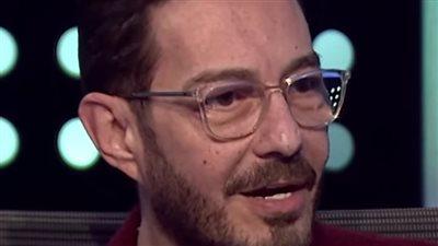 أحمد زاهر يفسر كيف ألهم غياب والده تأسيس أسرته الكبيرة