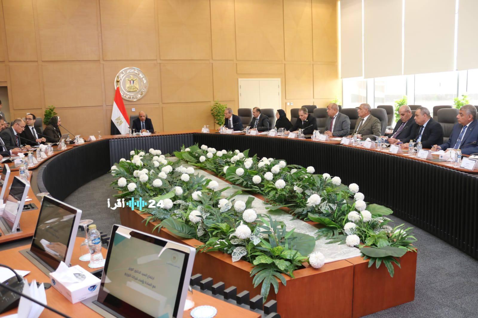 وزير الكهرباء يشدد على شركات التوزيع لضمان استقرار التغذية برمضان