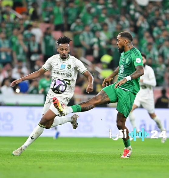 الأهلي ينتزع وصافة دوري روشن بثنائية في شباك الحزم