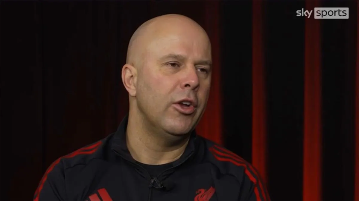 سلوت يفجر مفاجأة صفقة ليفربول الضائعة ويكشف تحولات جذرية في البريميرليج