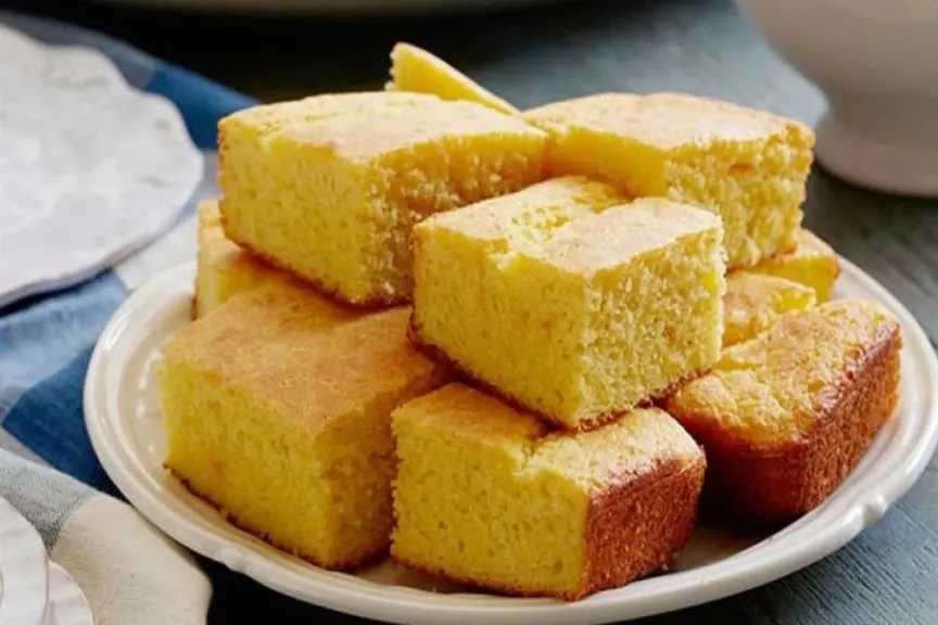 طريقة عمل البسيسة بالدقيق الذرة في 10 دقائق.. اعرفي سر البسيسة الهشة في منزلك