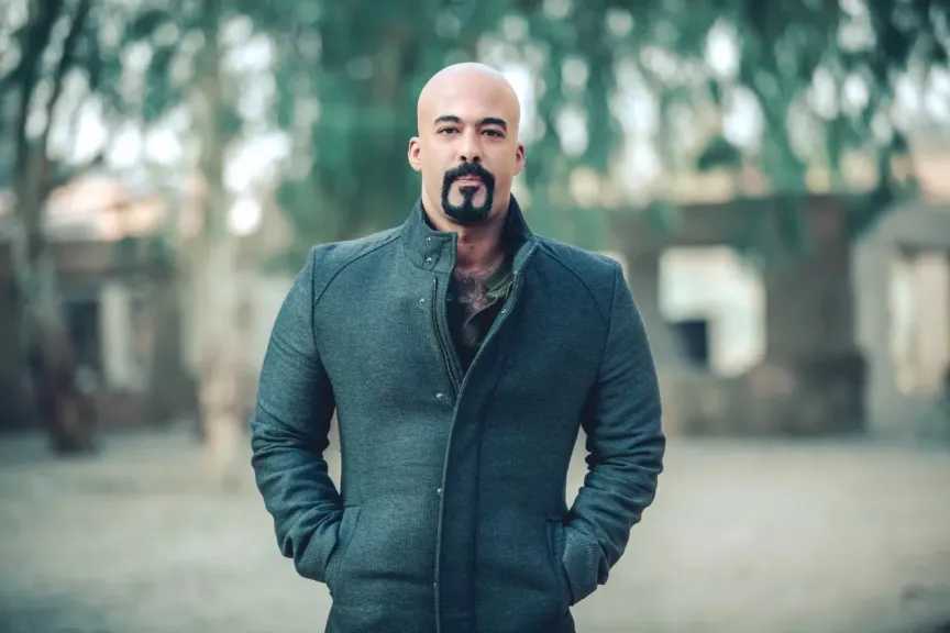 سيدة وفية تطلق خط مياه خيري باسم هيثم أحمد زكي تخليدًا لذكراه