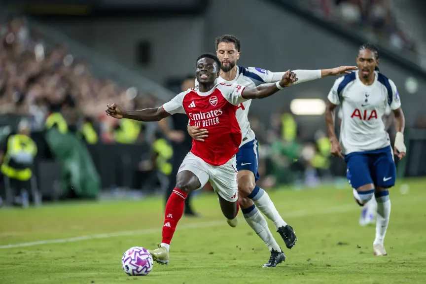 القنوات الناقلة مجانًا ديربي آرسنال وتوتنهام قمة البريميرليج