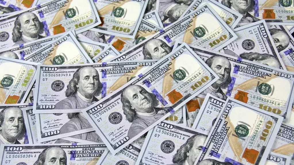 سعر الدولار مقابل الجنيه في نهاية تعاملات الخميس المسائية