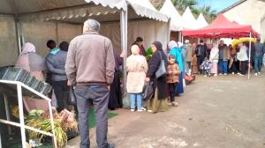 إقبال جماهيري واسع واستقرار في الأسعار بين المواطنين