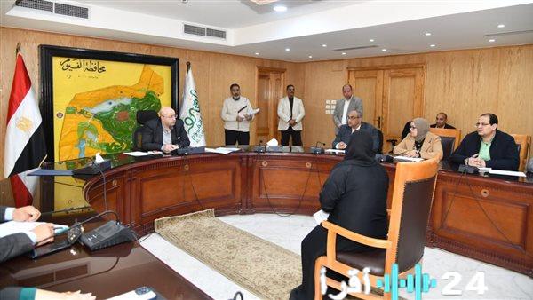 غنيم يطالب بدراسة توصيل خدمات الصرف الصحي لامتدادات عزبة فرحات