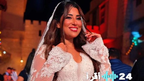 «إطلالة ساحرة» آيتن عامر تفاجئ جمهورها بفستان الزفاف وتكشف كواليس “كلهم بيحبوا مودي”
