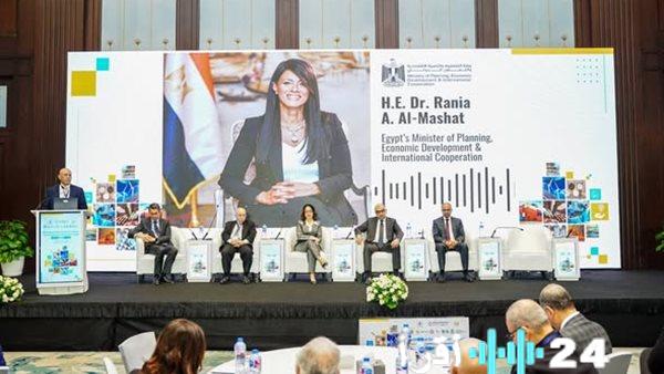 وزيرة التخطيط تناقش مع مقاولي التشييد سبل تفعيل التمويلات التنموية بقطاع البنية التحتية