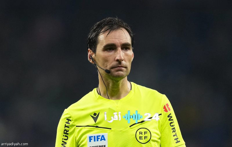 كلاسيكو الهلال والاتحاد طبيب أسنان يدير المباراة ويحمل إرث الصافرة