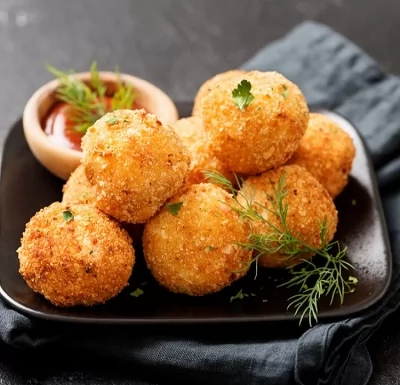 «مائدتك تستحق الأفضل!» كفتة البطاطس المدهشة: اكتشف أسرار تحضيرها بحشوة الجبن الغنية والخضروات الطازجة لطبق يجمع بين السهولة والمذاق الفاخر