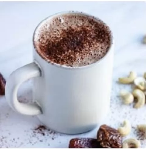 «اكتشف بديلك الصحي المفضل.» ثورة المشروبات الدافئة: هوت شوكليت التمر يجمع بين اللذة والفوائد الصحية ويغير مفهوم مشروبك الشتوي المفضل