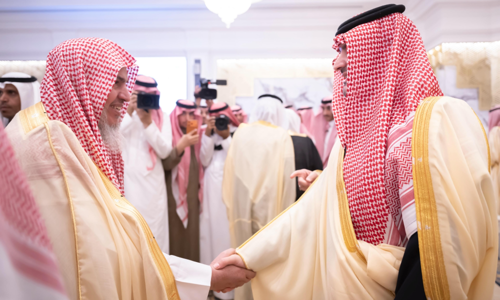 وزير الداخلية يشدد على حرص القيادة ويلتقي أهالي القصيم