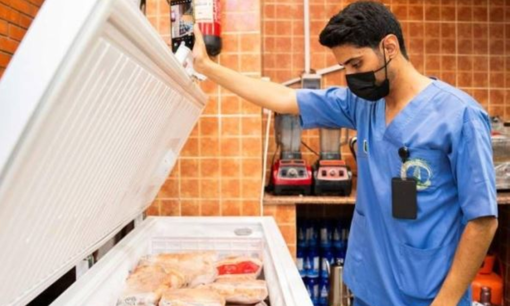 أمانة الجوف تصعد حملتها الرقابية تغلق 50 منشأة وترصد 719 مخالفة صحية خطيرة